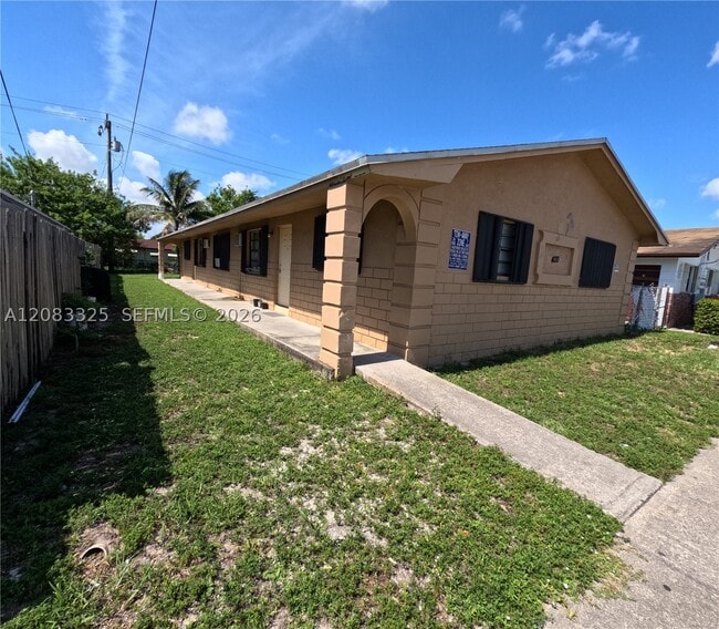 Photo - 4130 SW 19th St Unit 3