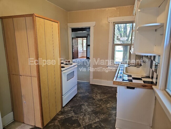 Photo - 204 Edison Ave