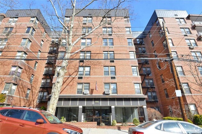 Building Photo - 67-41 41st St Unit 107 Rental