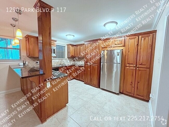 Building Photo - 1290 Park Blvd Rental