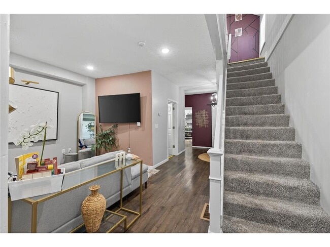 Photo - 884 Westminster St