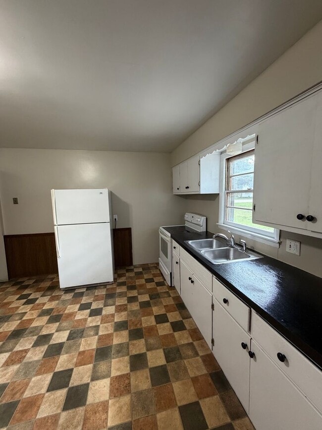 Photo - Spacious 2 Bedroom Home Holland Northside