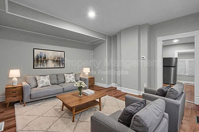 Photo - 556 E Whittier St