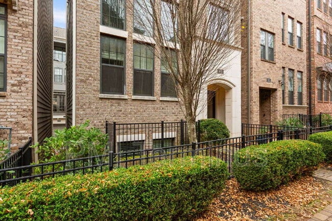 Photo - 609 Broadview Terrace NE