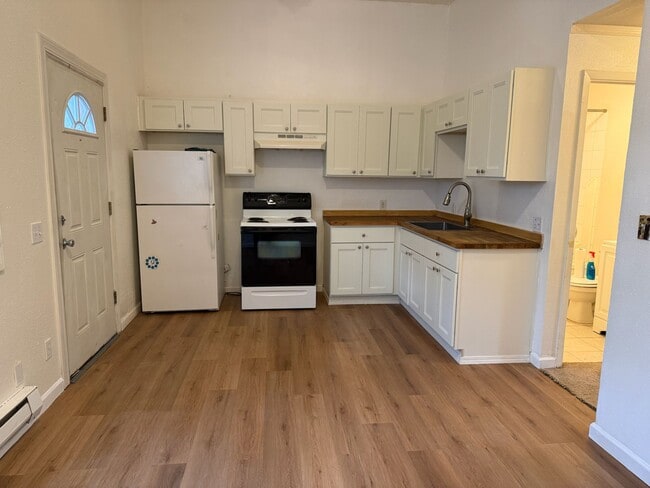 Building Photo - 9008 N Mohawk Ave Unit 9008 Mohawk