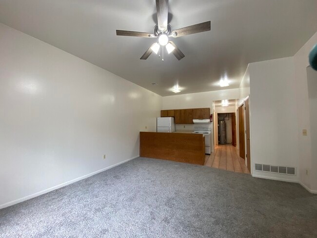 Building Photo - 217 W Cross St Unit 1