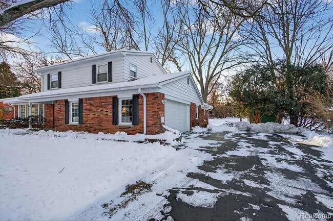 Photo - 126 Orchardale Dr