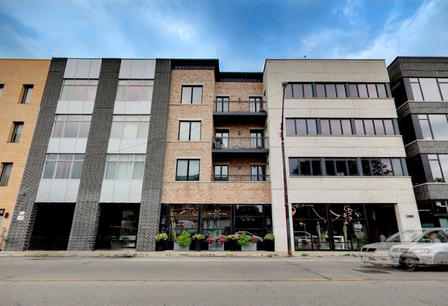 Building Photo - 1641 W Grand Ave