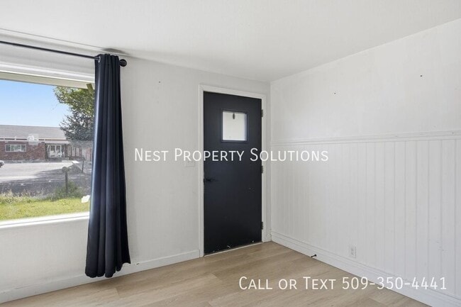 Photo - 11 Ivy St NE