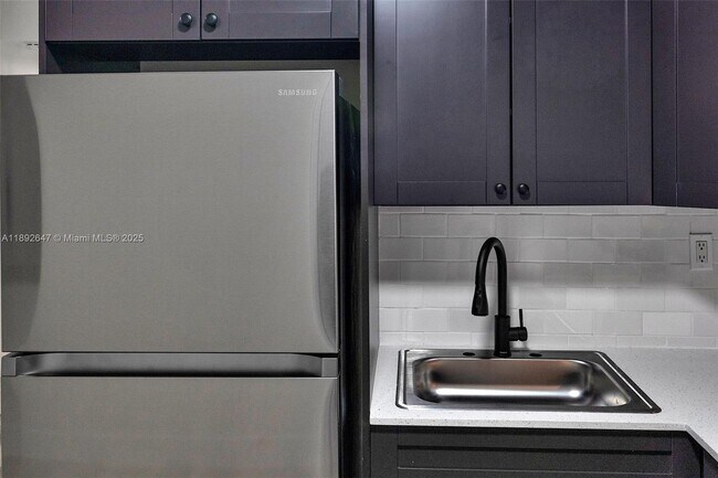 Photo - 4037 SW 65th Ave Unidad 9