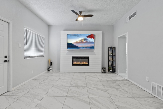 Photo - 4012 Tularosa Ave