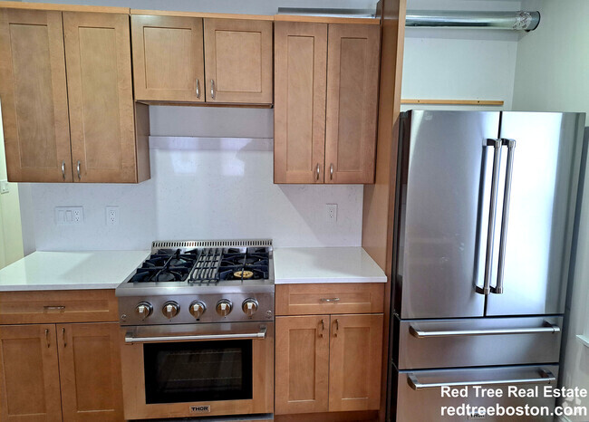 Building Photo - 194 Cedar St Unit 1 Rental