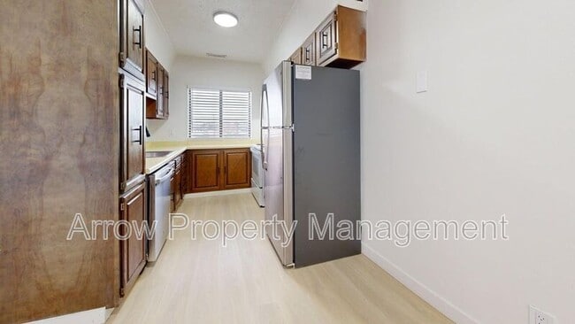 Building Photo - 201 E Arbor Ave