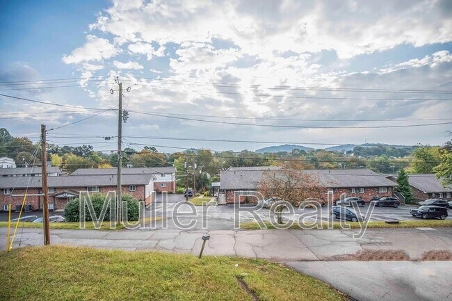 Photo - 1321 Baker Ave