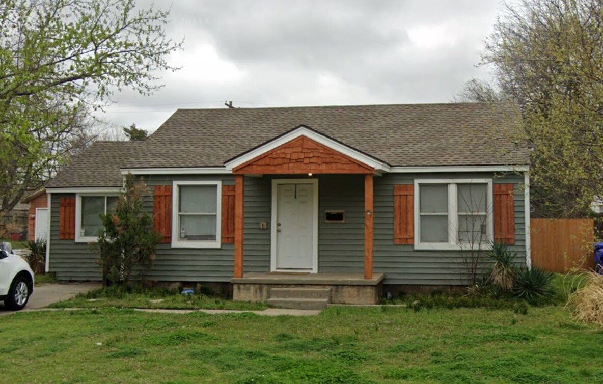 Photo - 109 W Dale St