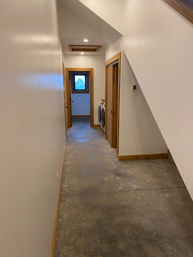 Photo - 334 Meadows Dr