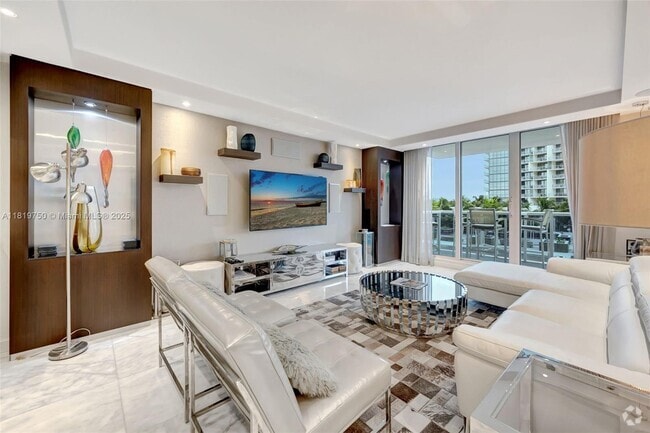 Building Photo - 2301 Collins Ave Unit 307 Rental