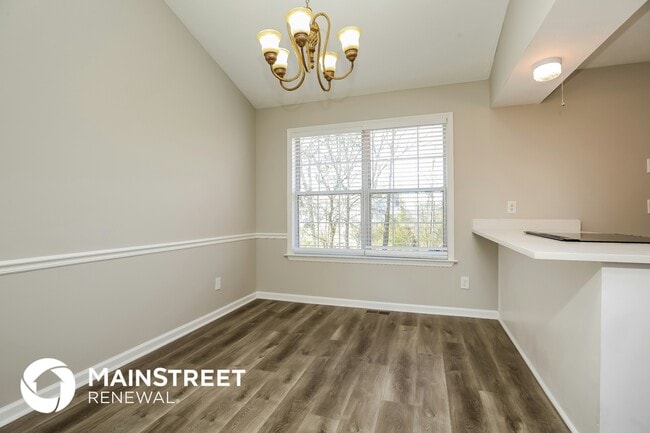 Photo - 808 Albin Ct