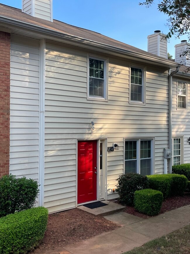 Photo - 250 Mill Creek Pl