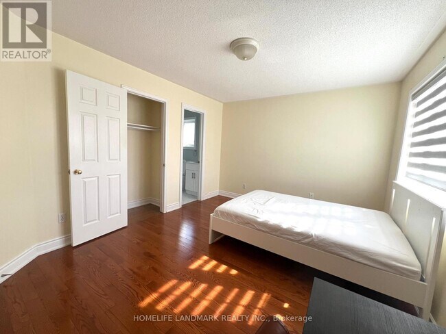 Photo - 37 Cartmel Dr