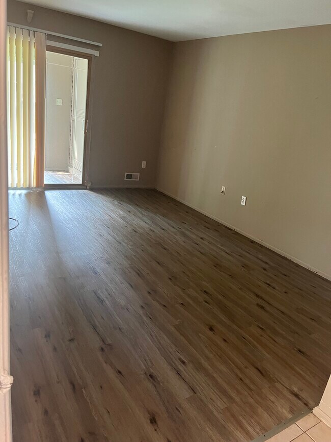 Photo - 290 Bishop Ct