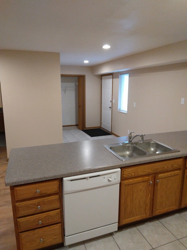 Photo - 931 Minns Dr