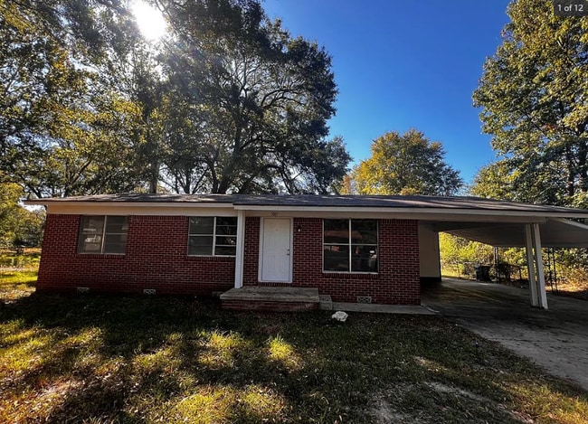 Building Photo - 3007 Hollywood St