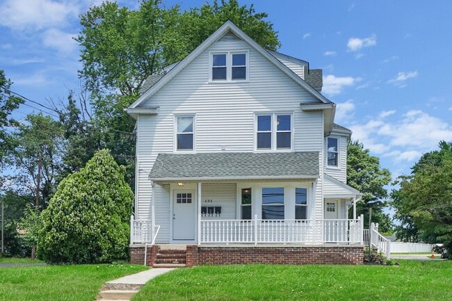 Building Photo - 121 E Browning Rd Unit 2