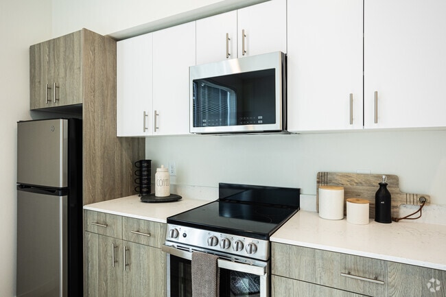 0BR, 1BA - 568SF - The Duo