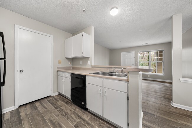 Photo - 2431 Hill St Unit 102