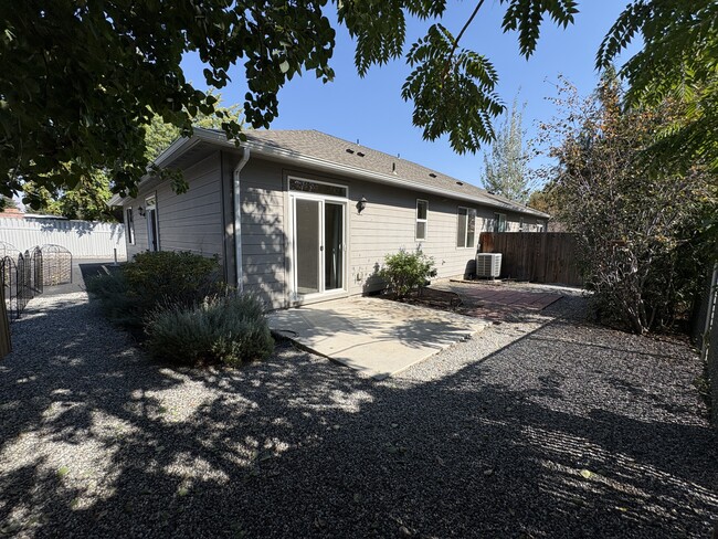 1419 Springwater Ave