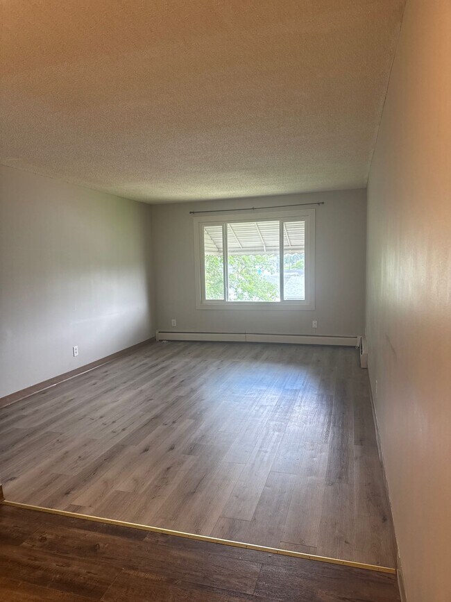 Photo - 1 Bed 1 Bath Unit in Edmonton, AB Unit 303