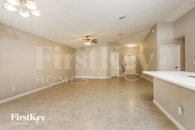 Photo - 260 Ensenada St SE