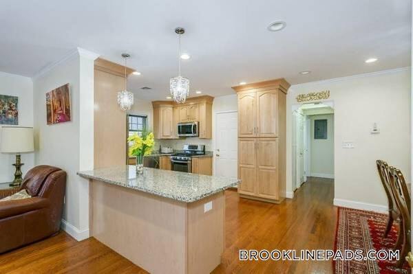 Photo - 16 Eliot Crescent Unit 1