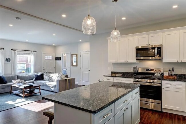Building Photo - 310 Greenwood Ave Unit 1A Rental