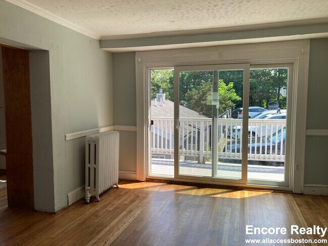 15 Radnor Rd Unit 2