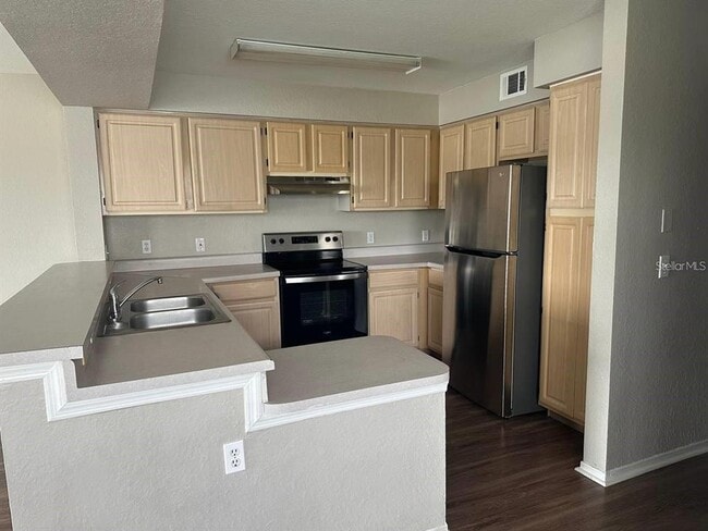Photo - 13929 Fairway Island Dr Unit 821