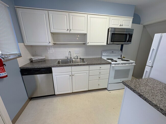 Photo - 2058 Harwitch Rd