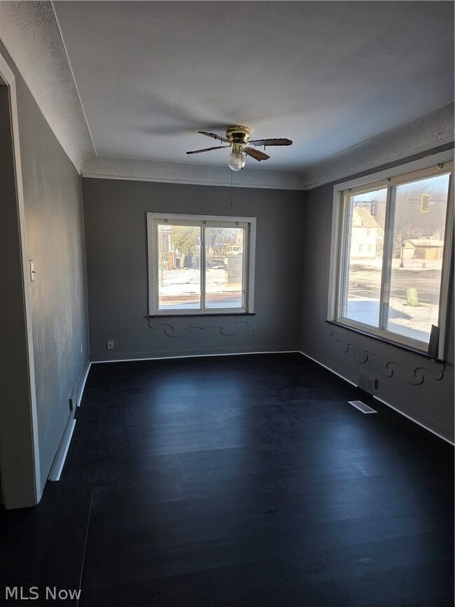 Photo - 168 Lake Ave Unidad DN