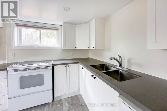 Photo - 297 Admiral Rd