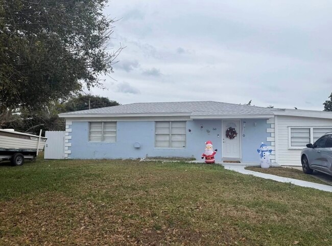 Building Photo - 748 Altura St