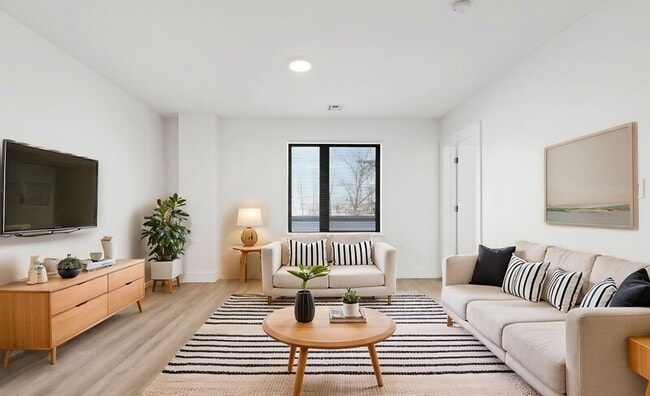 Photo - 276 Reock St