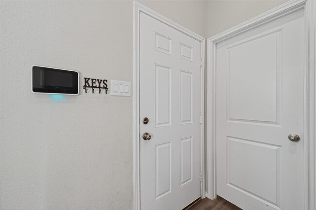 Photo - 12004 Canal St