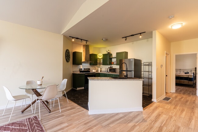 Kitchen + Dining area - 331 N 26th St