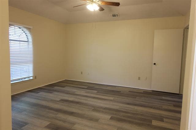 Photo - 728 Middle Cove Dr