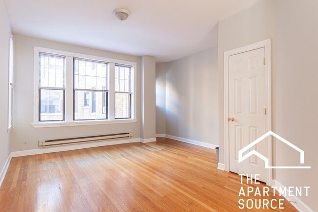 Photo - 723.5 W Barry Ave Unit A1
