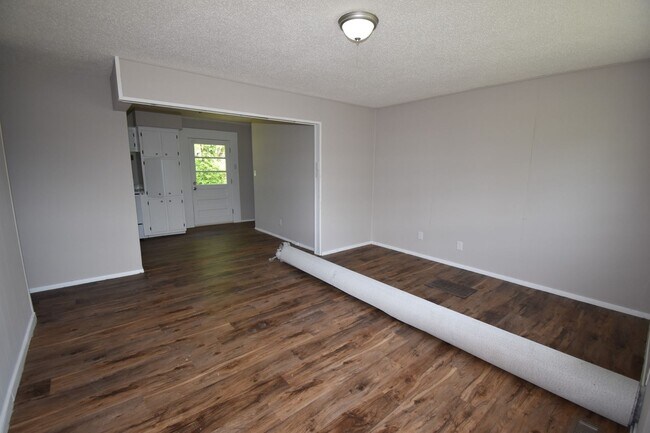 Photo - 3 Bedroom 1 Bath Home For Rent Near Heritage Park!