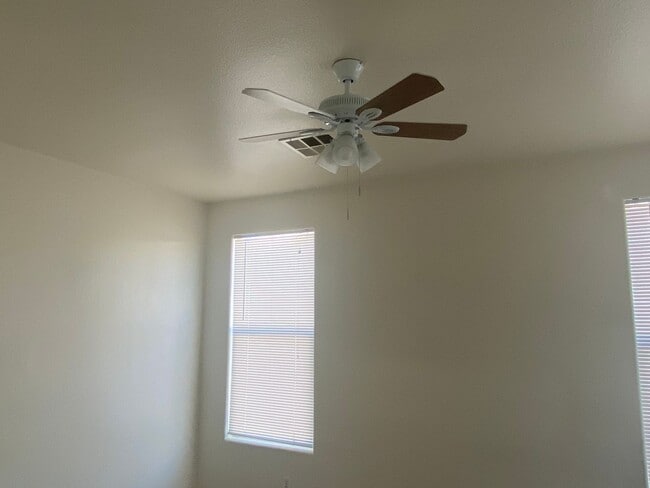 Photo - Single Story