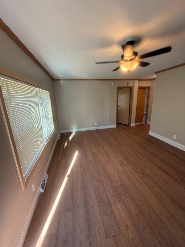 Photo - 1561 Maryan Ave