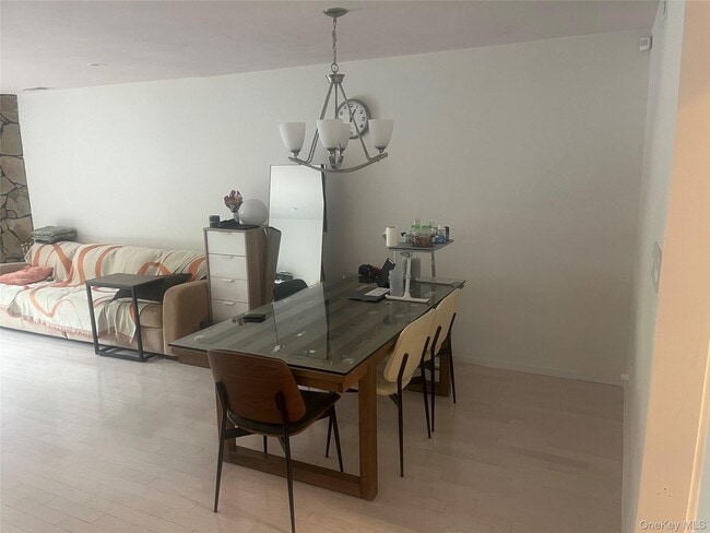 Photo - 7 Village Ln